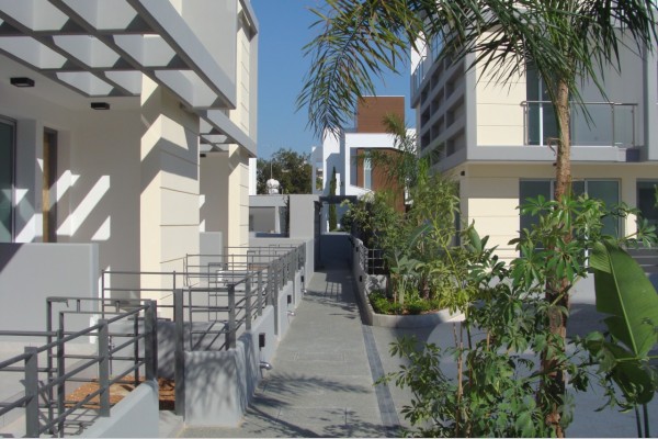 consists swimming pool